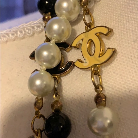 Chanel Pearl CC Beaded Long Necklace Blk & white - Picture 4 of 8
